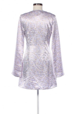 Рокля H&M Divided, Размер M, Цвят Многоцветен, Цена 29,99 лв.