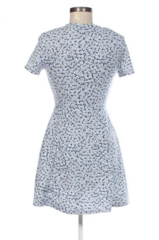 Рокля H&M Divided, Размер M, Цвят Многоцветен, Цена 22,99 лв.
