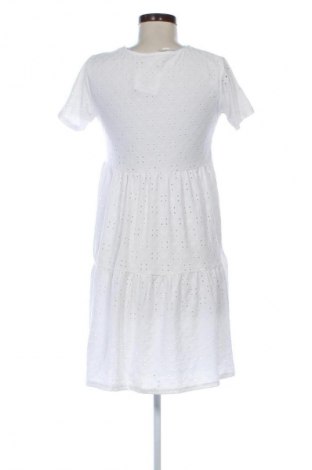 Kleid Janina, Größe M, Farbe Weiß, Preis 15,99 €