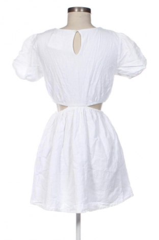 Kleid Missguided, Größe S, Farbe Weiß, Preis 17,99 €