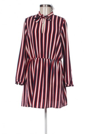 Kleid Monki, Größe M, Farbe Mehrfarbig, Preis 13,81 €