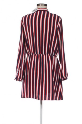 Kleid Monki, Größe M, Farbe Mehrfarbig, Preis 13,81 €