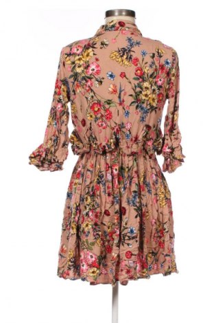 Šaty  Pretty Little Thing, Velikost XS, Barva Vícebarevné, Cena  469,00 Kč