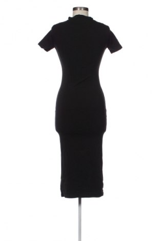Kleid Pull&Bear, Größe M, Farbe Schwarz, Preis 24,05 €
