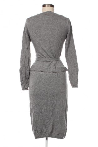 Φόρεμα River Woods, Μέγεθος M, Χρώμα Γκρί, Τιμή 83,99 €