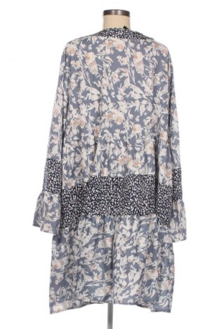 Φόρεμα SHEIN, Μέγεθος 3XL, Χρώμα Πολύχρωμο, Τιμή 14,77 €