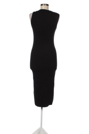 Kleid Stradivarius, Größe S, Farbe Schwarz, Preis 20,99 €