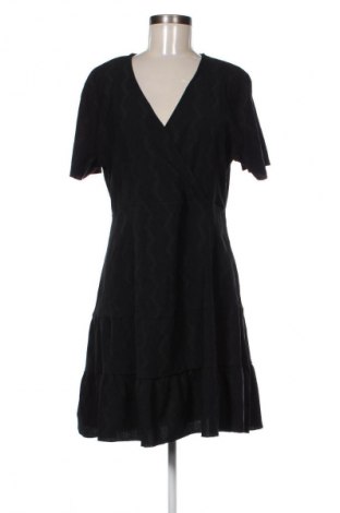 Φόρεμα Supertrash, Μέγεθος L, Χρώμα Μαύρο, Τιμή 27,99 €