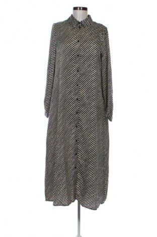 Рокля Vero Moda, Размер M, Цвят Многоцветен, Цена 77,99 лв.