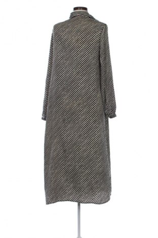 Рокля Vero Moda, Размер M, Цвят Многоцветен, Цена 77,99 лв.