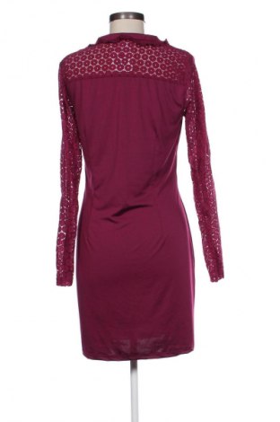 Šaty  Vero Moda, Velikost L, Barva Červená, Cena  341,00 Kč