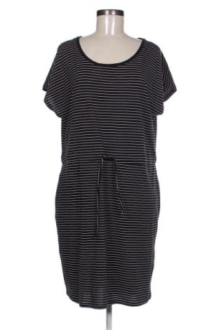 Kleid Vero Moda, Größe XL, Farbe Mehrfarbig, Preis 32,80 €