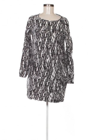 Рокля Vero Moda, Размер M, Цвят Многоцветен, Цена 27,99 лв.