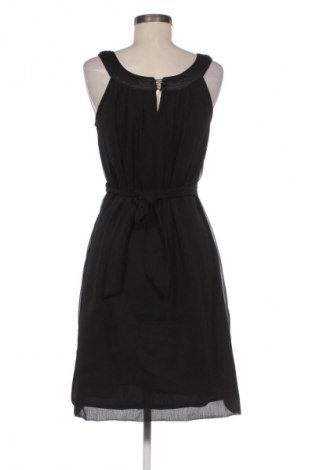Рокля Vero Moda, Размер M, Цвят Черен, Цена 27,37 лв.