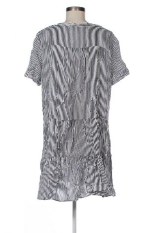 Рокля Vero Moda, Размер XXL, Цвят Многоцветен, Цена 34,99 лв.
