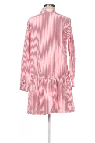 Рокля Wind Sportswear, Размер M, Цвят Многоцветен, Цена 48,99 лв.
