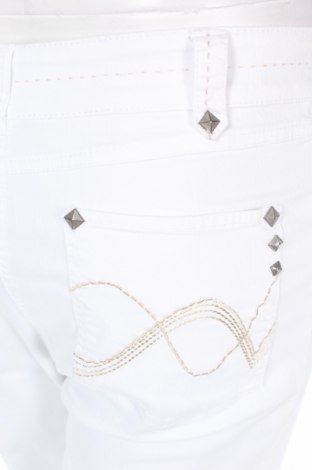 Дамски панталон Clara Vitti, Размер M, Цвят Бял, Цена 6,25 лв.