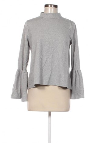 Γυναικεία μπλούζα Pull&Bear, Μέγεθος L, Χρώμα Γκρί, Τιμή 5,88 €