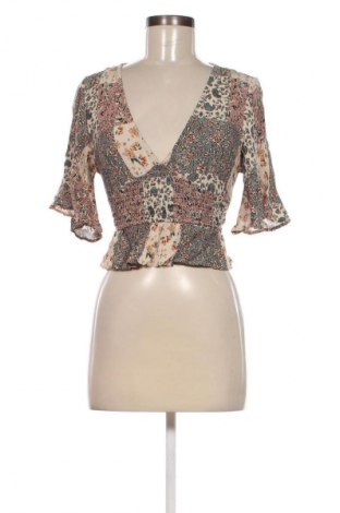 Γυναικεία μπλούζα Pull&Bear, Μέγεθος S, Χρώμα Πολύχρωμο, Τιμή 7,05 €