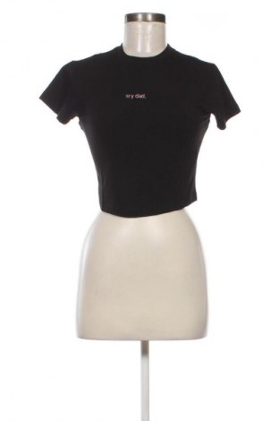 Γυναικείο t-shirt About You, Μέγεθος M, Χρώμα Μαύρο, Τιμή 8,79 €