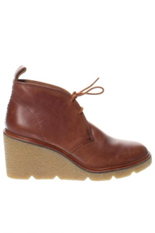 Botine de damă Clarks, Mărime 39, Culoare Maro, Preț 435,99 Lei