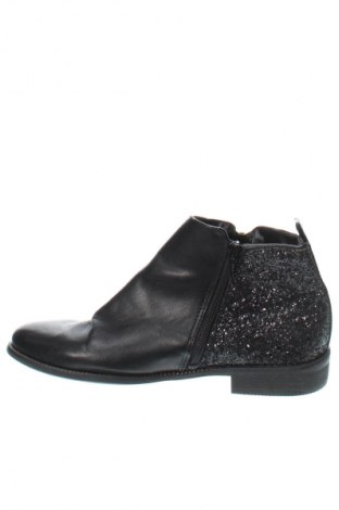 Botine de damă F&F, Mărime 38, Culoare Negru, Preț 78,99 Lei