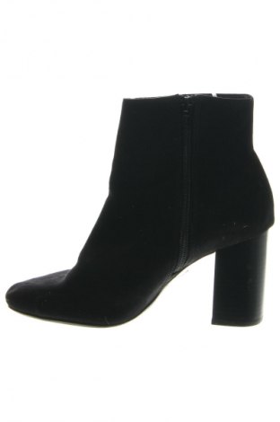 Botine de damă H&M, Mărime 38, Culoare Negru, Preț 157,89 Lei