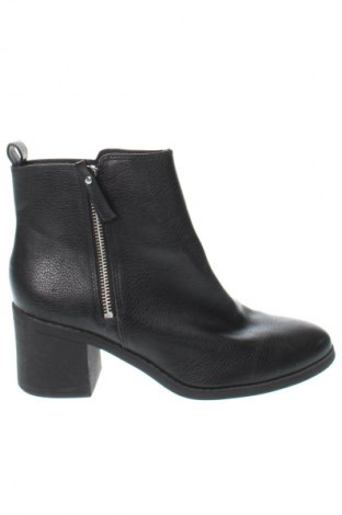 Botine de damă H&M, Mărime 39, Culoare Negru, Preț 81,99 Lei