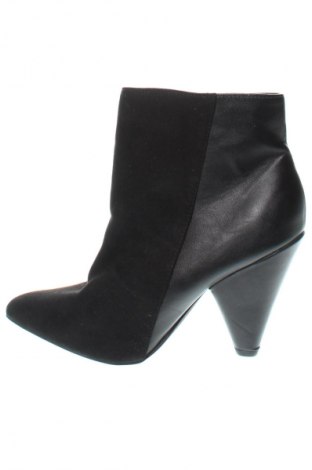 Botine de damă Justfab, Mărime 36, Culoare Negru, Preț 123,16 Lei