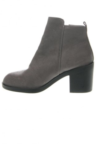 Botine de damă Topshop, Mărime 40, Culoare Gri, Preț 125,49 Lei