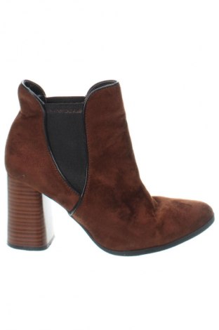 Botine de damă Trend One, Mărime 36, Culoare Maro, Preț 66,99 Lei