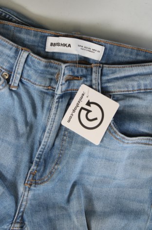 Γυναικείο Τζίν Bershka, Μέγεθος S, Χρώμα Μπλέ, Τιμή 17,49 €