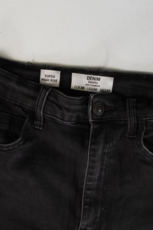 Damen Jeans Bershka, Größe S, Farbe Schwarz, Preis 20,18 €