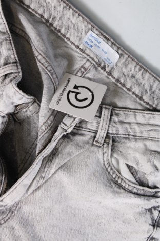 Damskie jeansy Bershka, Rozmiar M, Kolor Szary, Cena 39,99 zł