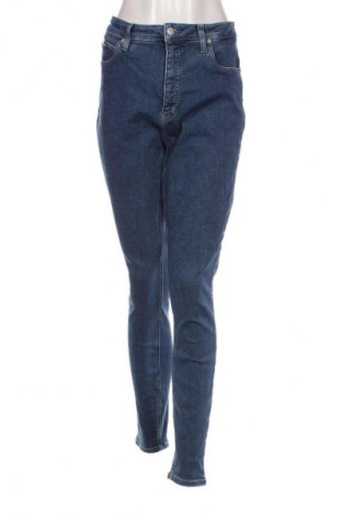Дамски дънки Calvin Klein Jeans, Размер XXL, Цвят Син, Цена 109,20 лв.