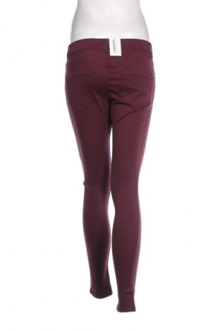 Damskie jeansy Dorothy Perkins, Rozmiar M, Kolor Fioletowy, Cena 80,99 zł