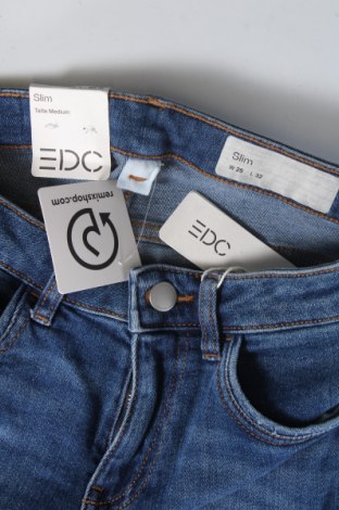 Дамски дънки Edc By Esprit, Размер S, Цвят Син, Цена 37,49 лв.