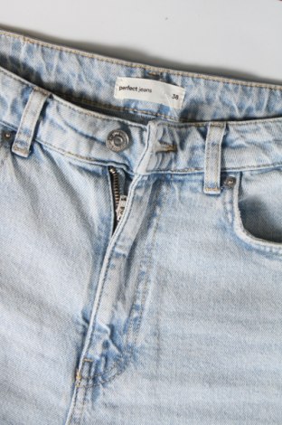 Damen Jeans Gina Tricot, Größe M, Farbe Blau, Preis € 16,49