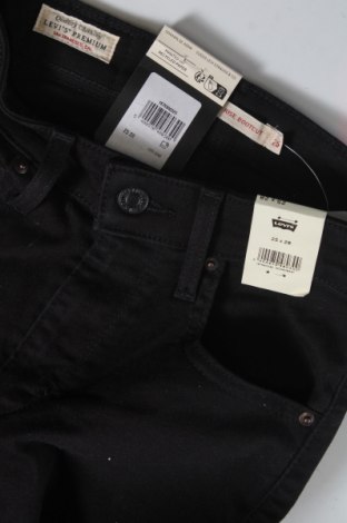 Дамски дънки Levi's, Размер XS, Цвят Черен, Цена 172,00 лв.