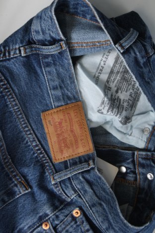 Дамски дънки Levi's, Размер M, Цвят Син, Цена 172,00 лв.