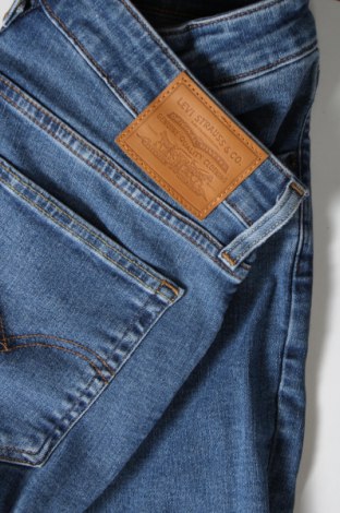 Γυναικείο Τζίν Levi's, Μέγεθος L, Χρώμα Μπλέ, Τιμή 15,99 €