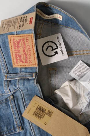 Дамски дънки Levi's, Размер M, Цвят Син, Цена 172,00 лв.