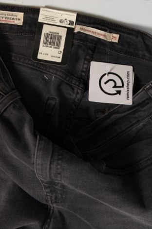 Дамски дънки Levi's, Размер M, Цвят Сив, Цена 172,00 лв.