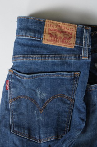 Γυναικείο Τζίν Levi's, Μέγεθος M, Χρώμα Μπλέ, Τιμή 18,99 €