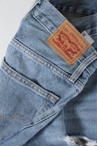 Дамски дънки Levi's, Размер M, Цвят Син, Цена 172,00 лв.