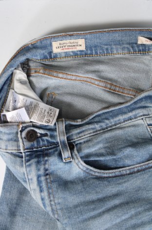 Дамски дънки Levi's, Размер S, Цвят Син, Цена 72,29 лв.