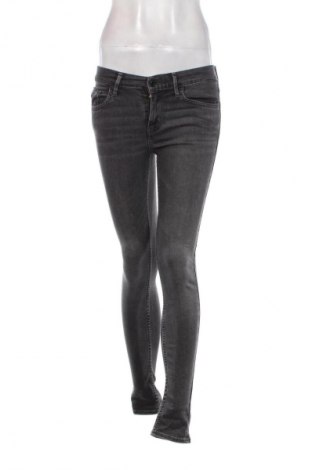 Damen Jeans Levi's, Größe S, Farbe Grau, Preis 26,10 €