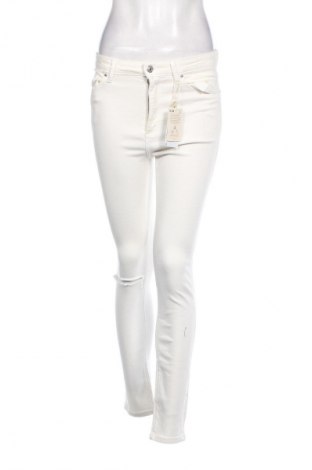 Damen Jeans Mango, Größe S, Farbe Weiß, Preis 39,39 €
