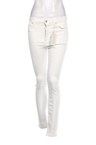 Damen Jeans Mango, Größe S, Farbe Weiß, Preis 27,79 €