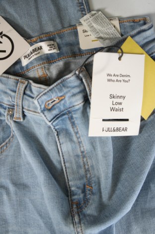 Damskie jeansy Pull&Bear, Rozmiar S, Kolor Niebieski, Cena 90,99 zł